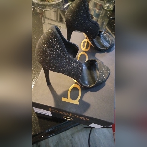 Bebe - Picture 4 of 6